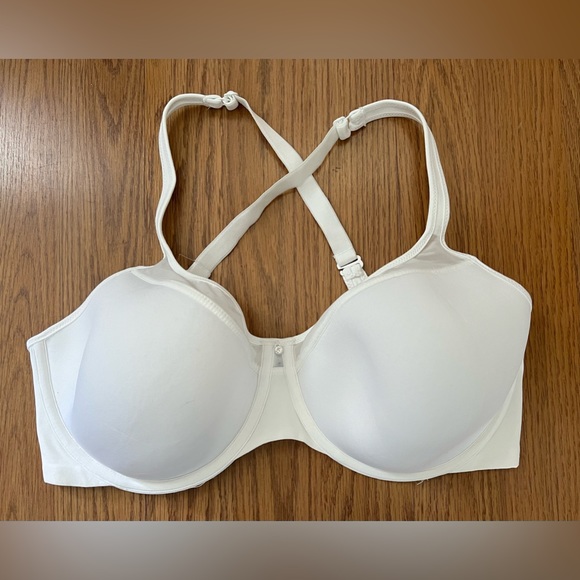 Bali Woman’s White Bra Size 40C - Picture 2 of 5